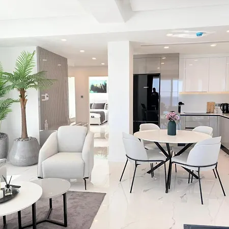 Panoramic View Balcony - Stylish 1br Lägenhet Sotira (Famagusta)